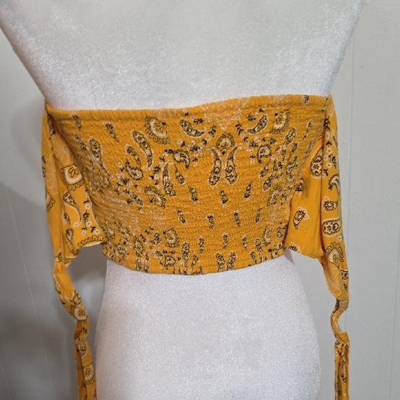 Hollister Yellow Bandana Paisley Strapless Crop Top - Picture 4 of 6